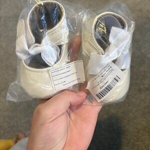White Bow Soft Sole Baby Shoes Ballet Flats NEW size 3